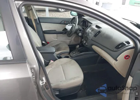 2011 Kia Forte Ex z USA, uszkodzony, nr VIN KNAFU4A20B5364217